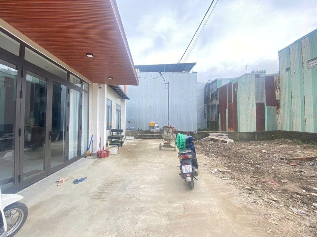 Lô đất kiệt ô tô Hoàng Văn Thái 