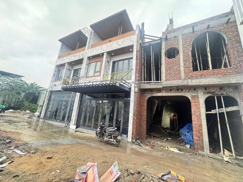 Lô đất kiệt ô tô Hoàng Văn Thái 