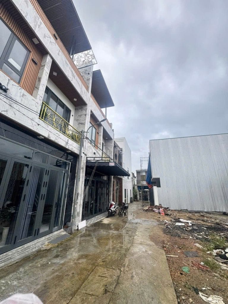 Lô đất kiệt ô tô Hoàng Văn Thái 