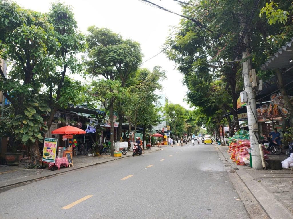 Bán đất tặng nhà cấp 4 mặt tiền Nguyễn Nhàn Cẩm Lệ Đà Nẵng đường 7m5 lề 4m gần chợ Hòa Cầm