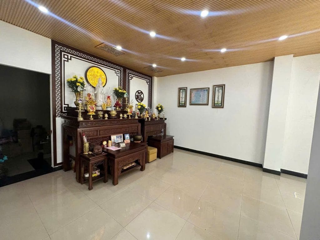 Chính chủ gửi bán nhanh nhà 2 tầng đường Vũng Thùng 1, Sơn Trà, Đà Nẵng. Diện tích 100m2, đường 7,5m, giá 7,5 tỷ.